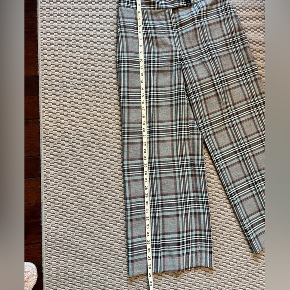 Checked cropped pants. Size 8 - Picture 4 of 8